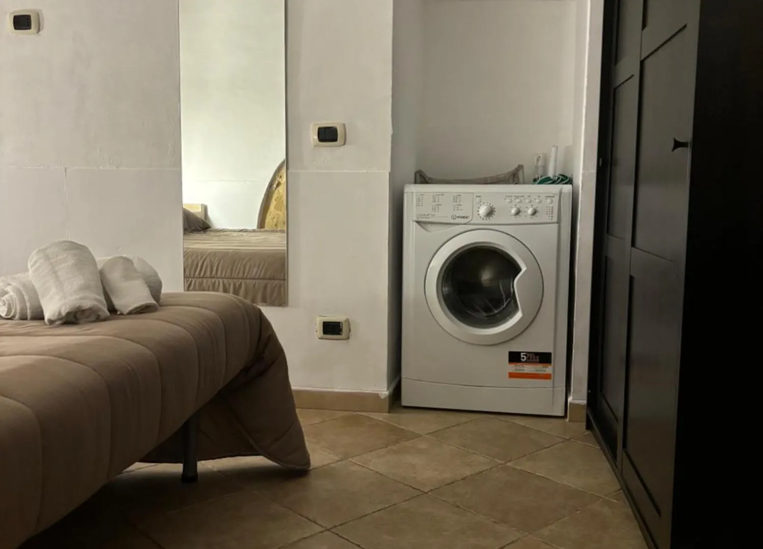 Casa Corte Pavone Bari Italia